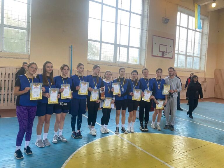 Перемоги команди дівчат у змаганнях  з баскетболу “Ліга кращих” серед учнів ЗЗСО Надвірнянської міської ради